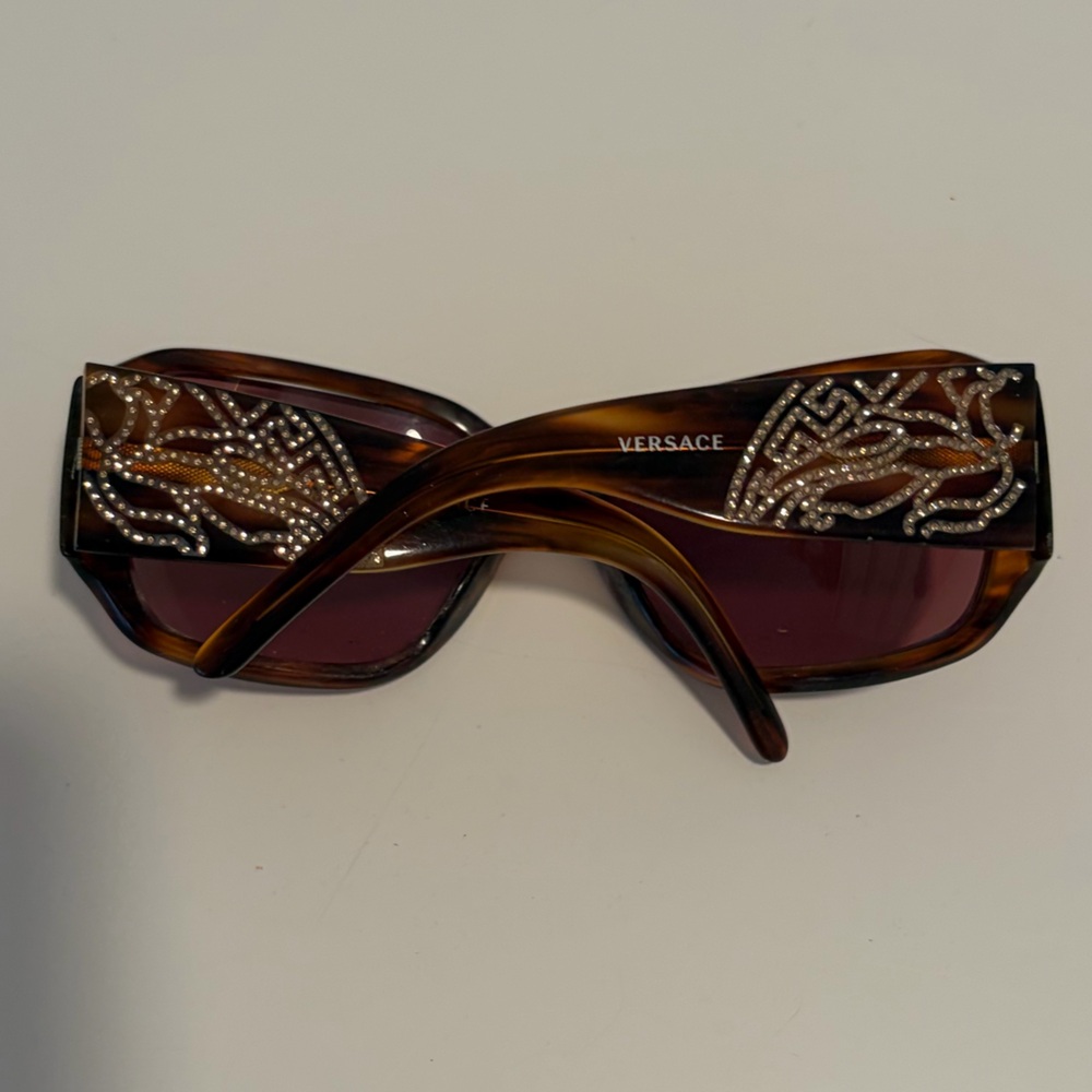 Versace Tortoise Shell Pattern Sunglasses - image 8